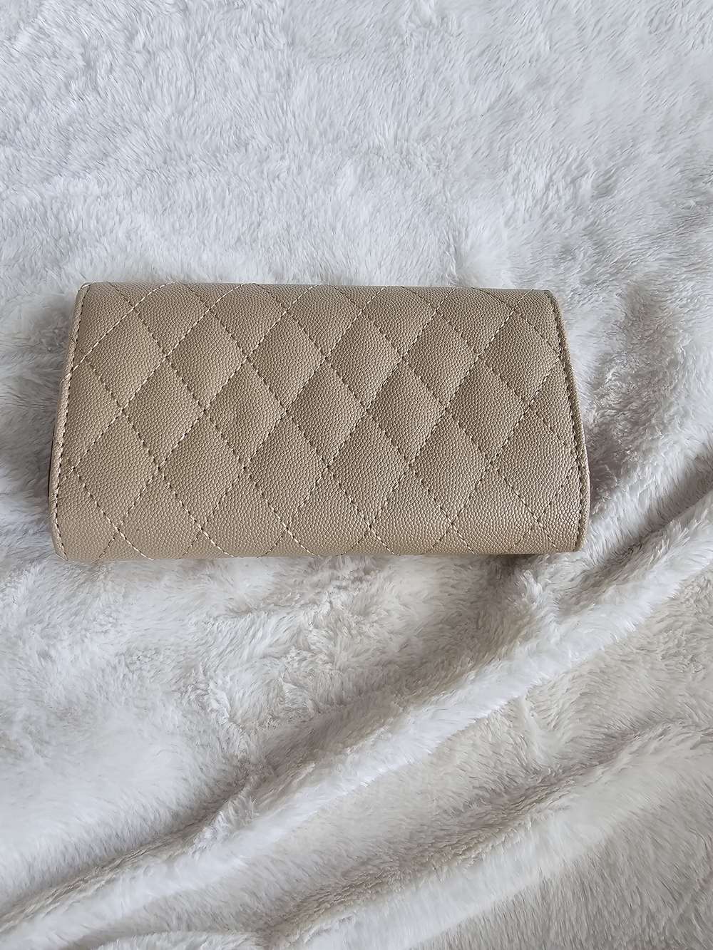 Beige Quilted Chain Crossbody Bag - Designer Style - Picture 4 of 5